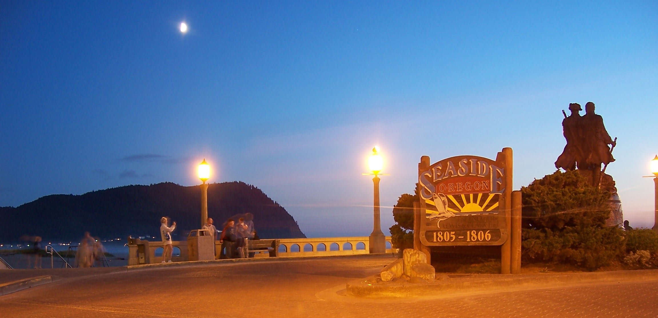 Seaside Oregon turnaround after sunset